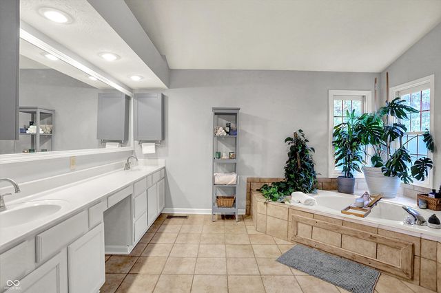 11226 Reflection Point Drive, Fishers, IN 46037