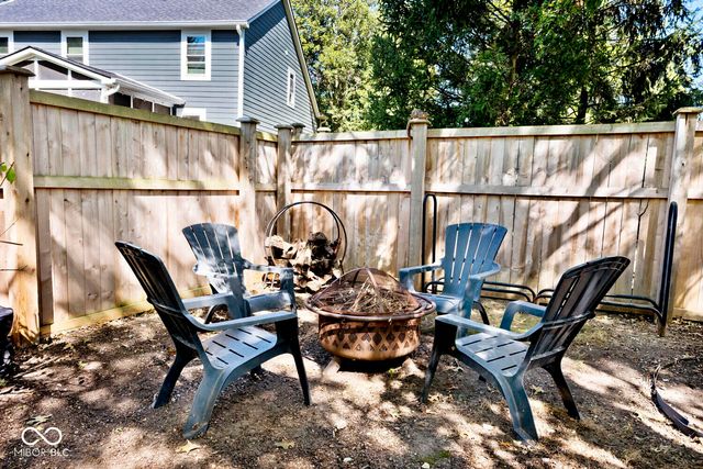 11226 Reflection Point Drive, Fishers, IN 46037