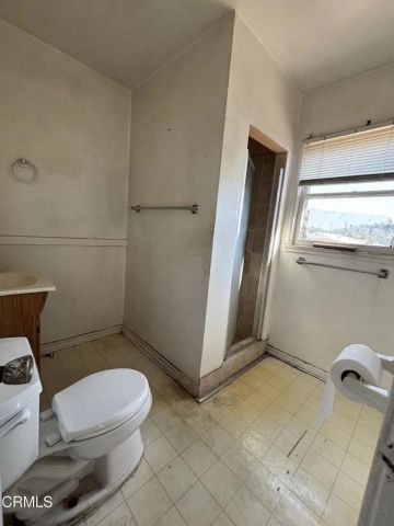1008 E Windsor Road, Glendale, CA 91205