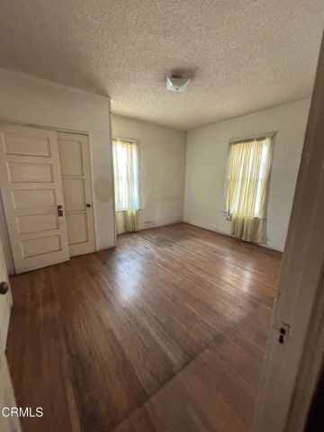 1008 E Windsor Road, Glendale, CA 91205