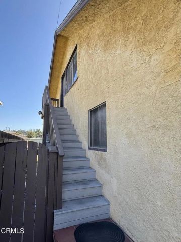 1008 E Windsor Road, Glendale, CA 91205