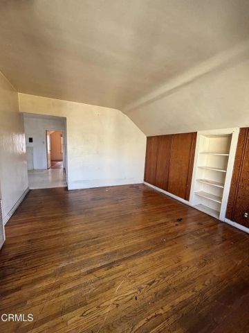1008 E Windsor Road, Glendale, CA 91205