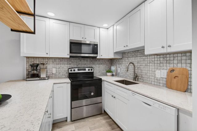 247 Ventnor R, Deerfield Beach, FL 33442