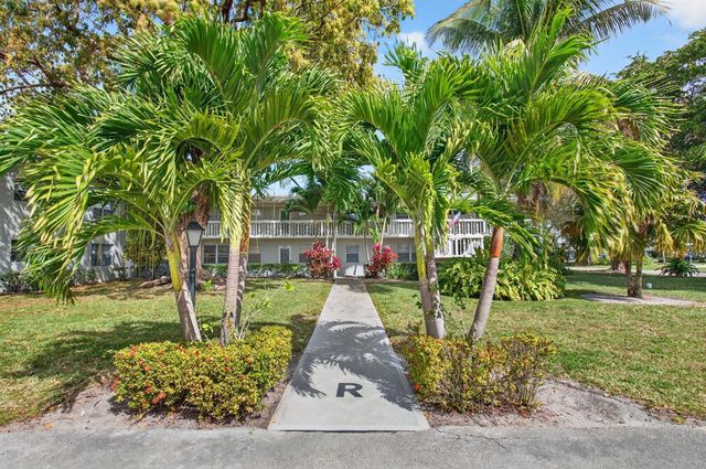247 Ventnor R, Deerfield Beach, FL 33442