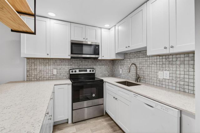 247 Ventnor R, Deerfield Beach, FL 33442
