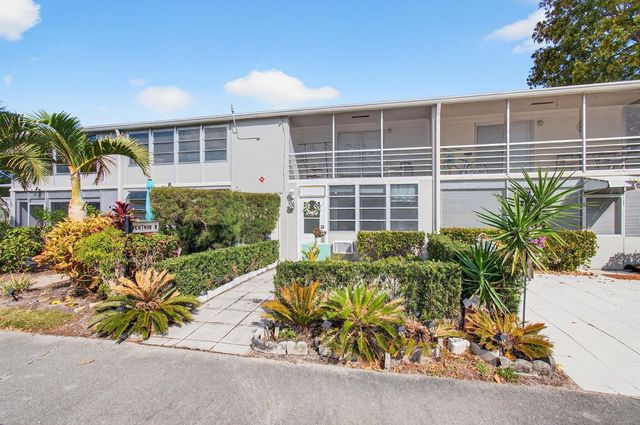 247 Ventnor R, Deerfield Beach, FL 33442