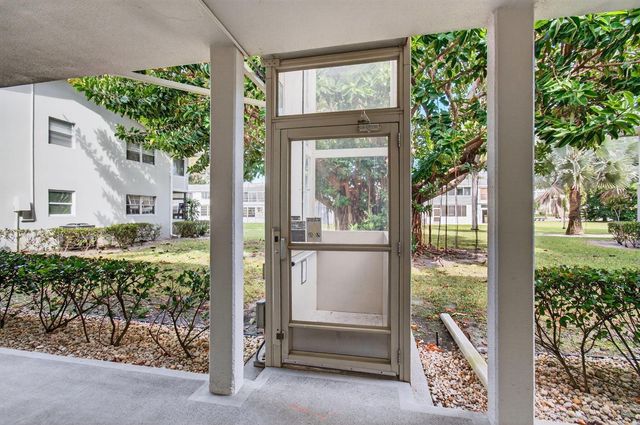 247 Ventnor R, Deerfield Beach, FL 33442