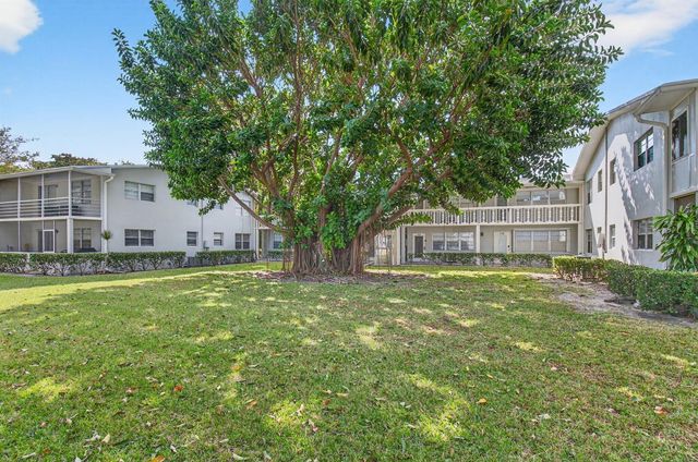 247 Ventnor R, Deerfield Beach, FL 33442