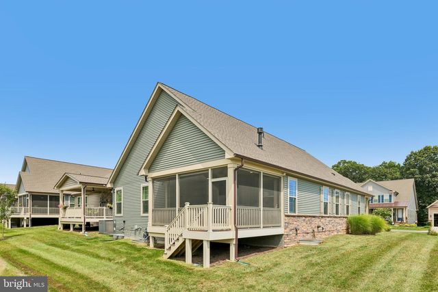 2814 CAMOMILE DR E, Frederick, MD 21704
