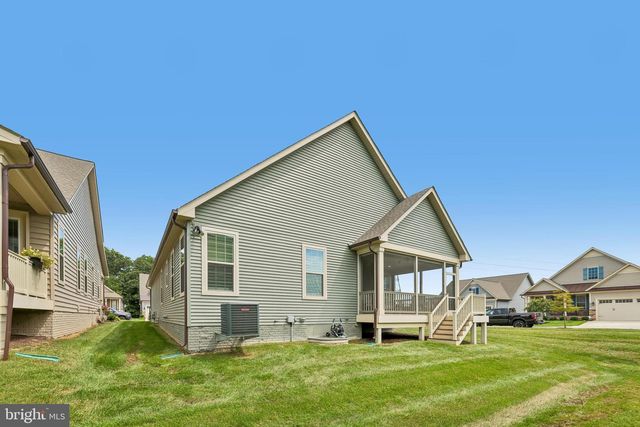2814 CAMOMILE DR E, Frederick, MD 21704