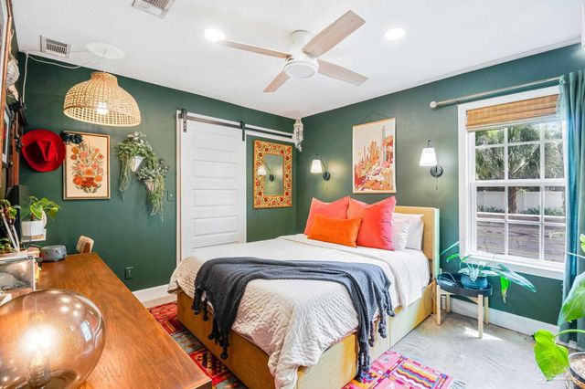 418 W Gadsden St, Pensacola, FL 32501