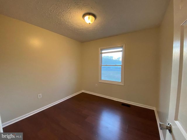 2115 N ANVIL LN, Temple Hills, MD 20748