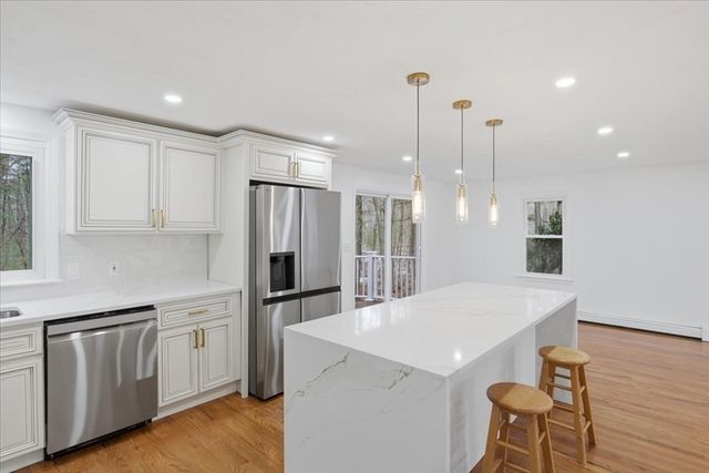 430 Brook Bend Rd, Hanson, MA 02341