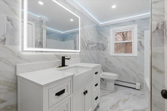 430 Brook Bend Rd, Hanson, MA 02341