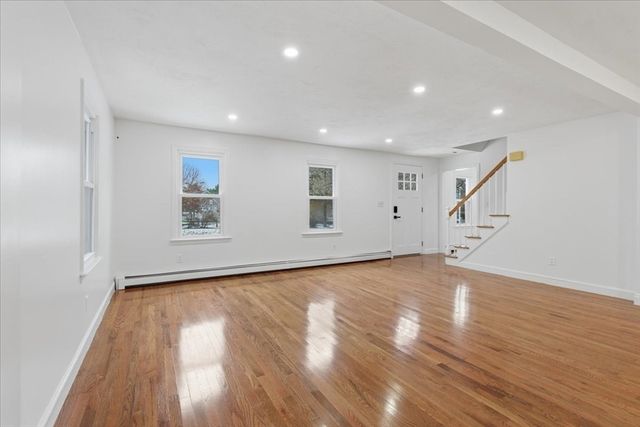 430 Brook Bend Rd, Hanson, MA 02341