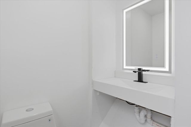 430 Brook Bend Rd, Hanson, MA 02341