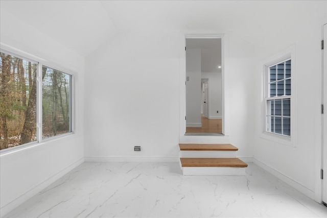 430 Brook Bend Rd, Hanson, MA 02341