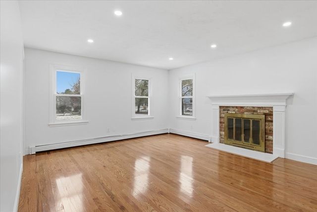 430 Brook Bend Rd, Hanson, MA 02341