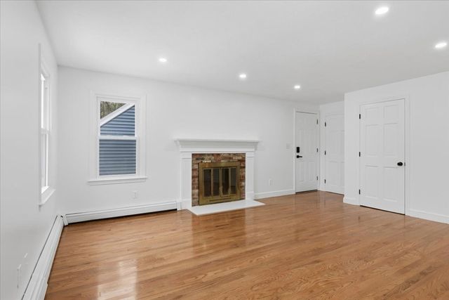 430 Brook Bend Rd, Hanson, MA 02341