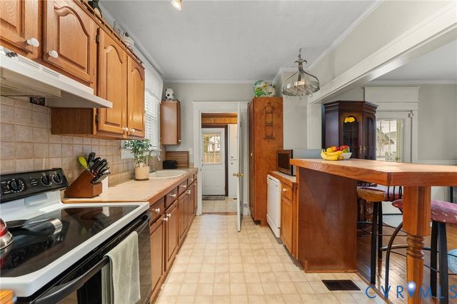 115 Suffolk Ave, Colonial Heights, VA 23834