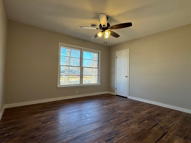 55 SE 31st Street, Paris, TX 75460