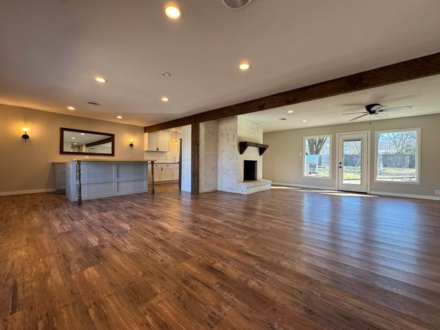 55 SE 31st Street, Paris, TX 75460