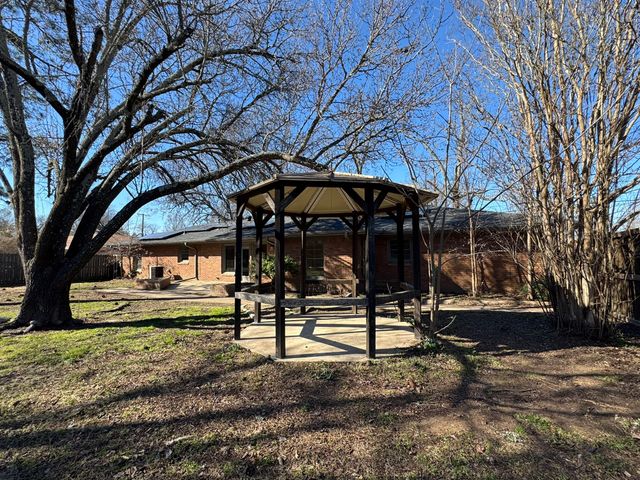 55 SE 31st Street, Paris, TX 75460