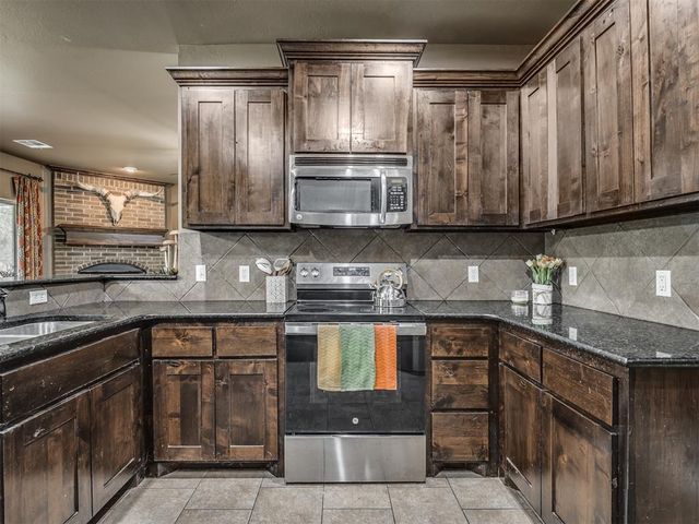 22422 Flying Hawk Trail, Luther, OK 73054