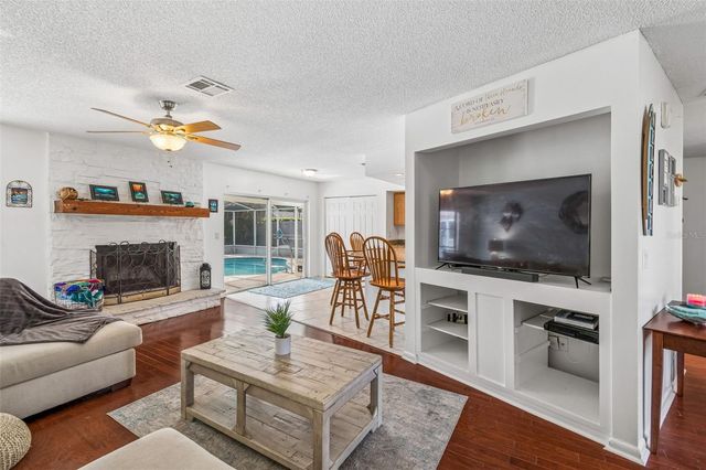 3708 SAND PEBBLE DRIVE, Valrico, FL 33596