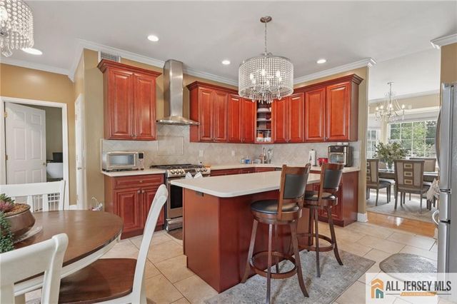 32 Franklin Street, Piscataway, NJ 08854