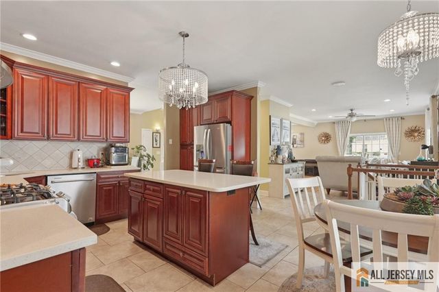 32 Franklin Street, Piscataway, NJ 08854