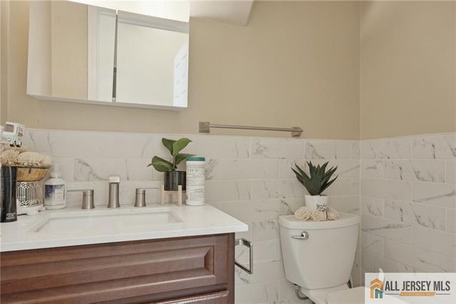 32 Franklin Street, Piscataway, NJ 08854