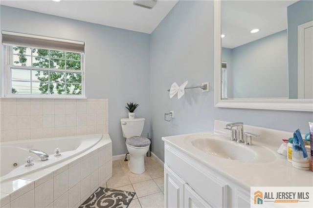 32 Franklin Street, Piscataway, NJ 08854
