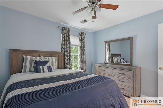32 Franklin Street, Piscataway, NJ 08854