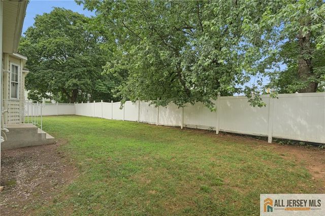32 Franklin Street, Piscataway, NJ 08854