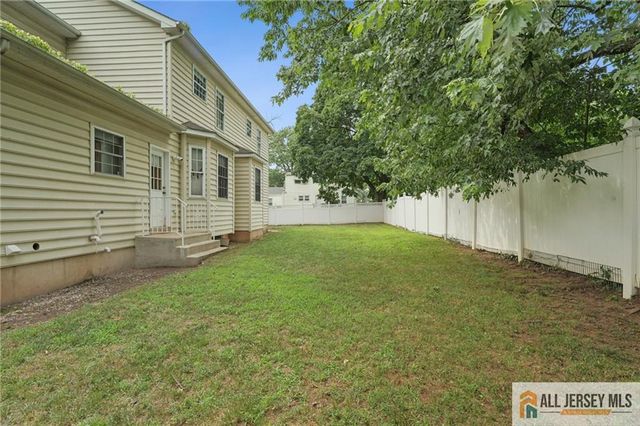 32 Franklin Street, Piscataway, NJ 08854