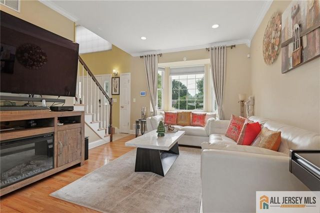 32 Franklin Street, Piscataway, NJ 08854