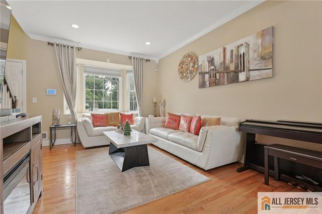 32 Franklin Street, Piscataway, NJ 08854