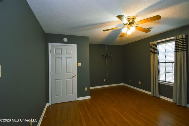 7958 S Chesterfield Drive, Southaven, MS 38671