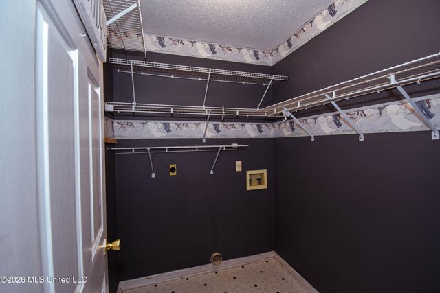 7958 S Chesterfield Drive, Southaven, MS 38671