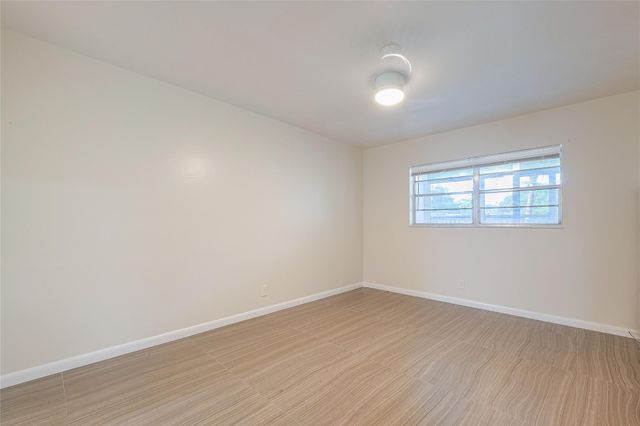 3431 NW 50th Ave 106, Lauderdale Lakes, FL 33319