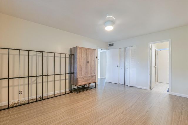 3431 NW 50th Ave 106, Lauderdale Lakes, FL 33319