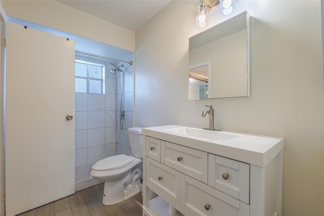 3431 NW 50th Ave 106, Lauderdale Lakes, FL 33319