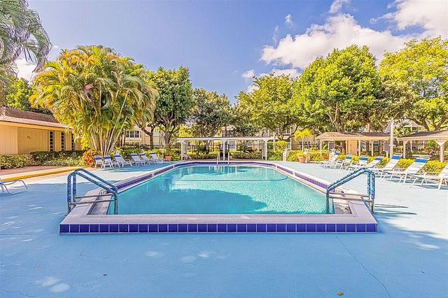 3431 NW 50th Ave 106, Lauderdale Lakes, FL 33319