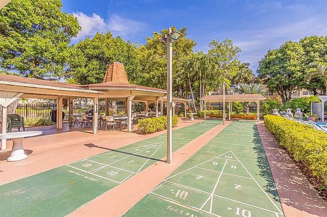 3431 NW 50th Ave 106, Lauderdale Lakes, FL 33319