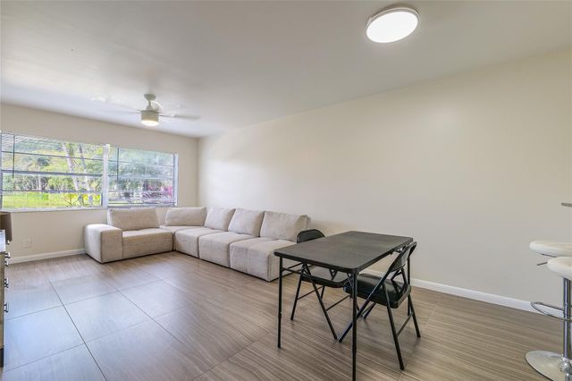 3431 NW 50th Ave 106, Lauderdale Lakes, FL 33319