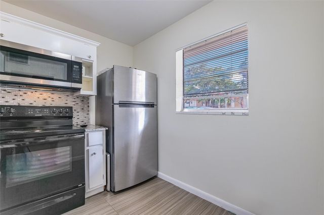 3431 NW 50th Ave 106, Lauderdale Lakes, FL 33319