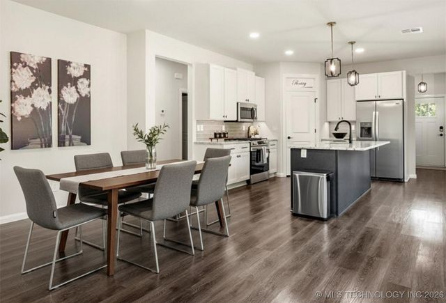 339 W Hickory Street, Coweta, OK 74429