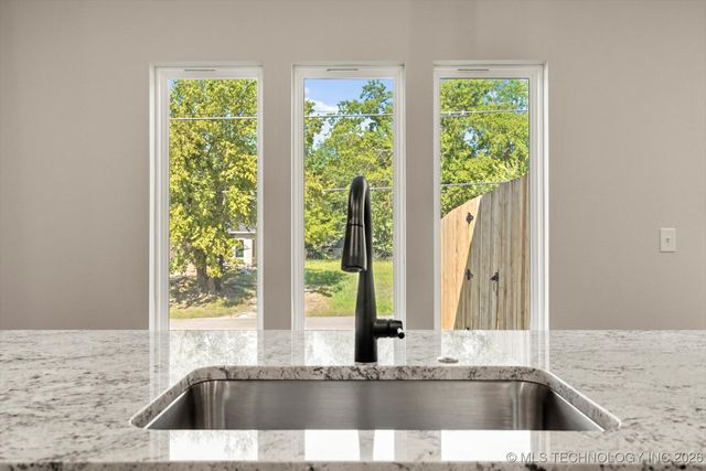 339 W Hickory Street, Coweta, OK 74429