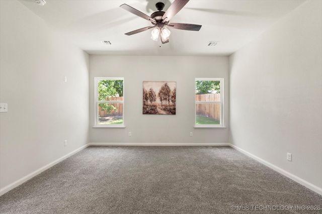 339 W Hickory Street, Coweta, OK 74429